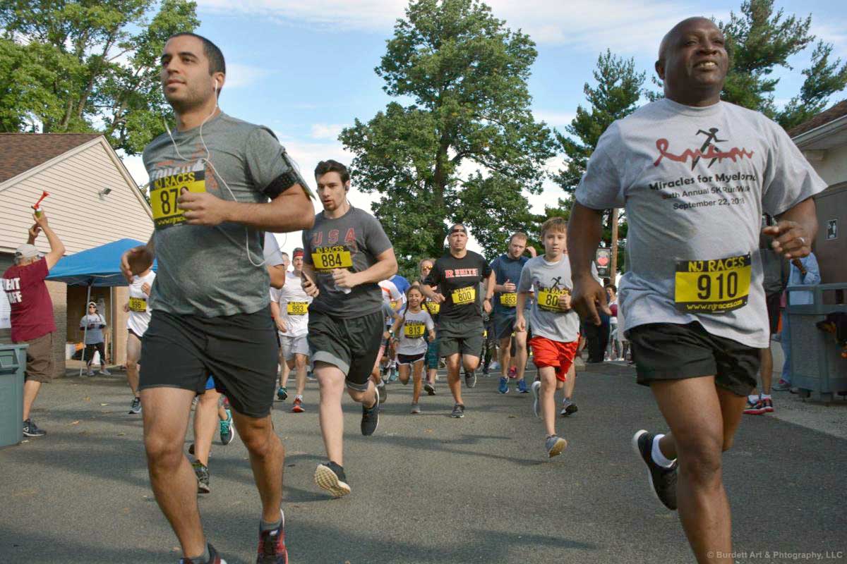 people running in Miracles for Myeloma 5k run/walk