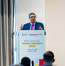 Dr. Sagar Lonial presenting at the 2025 IMWG Summit