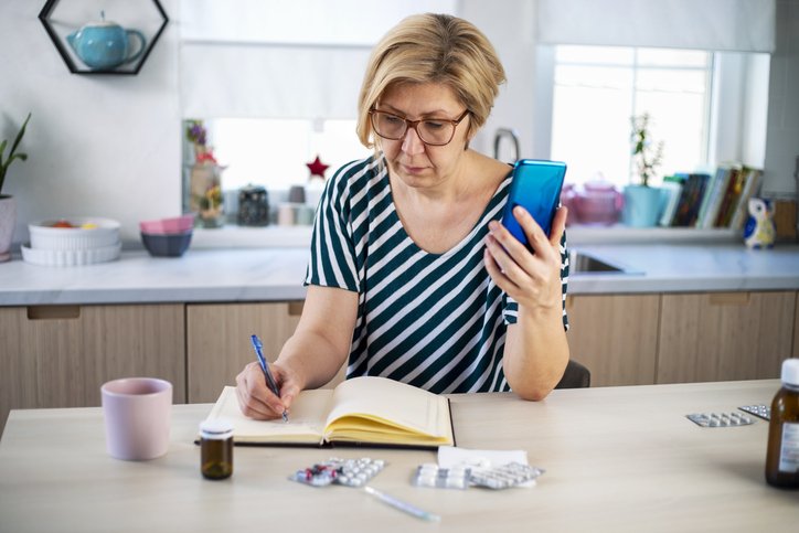 patient taking notes
