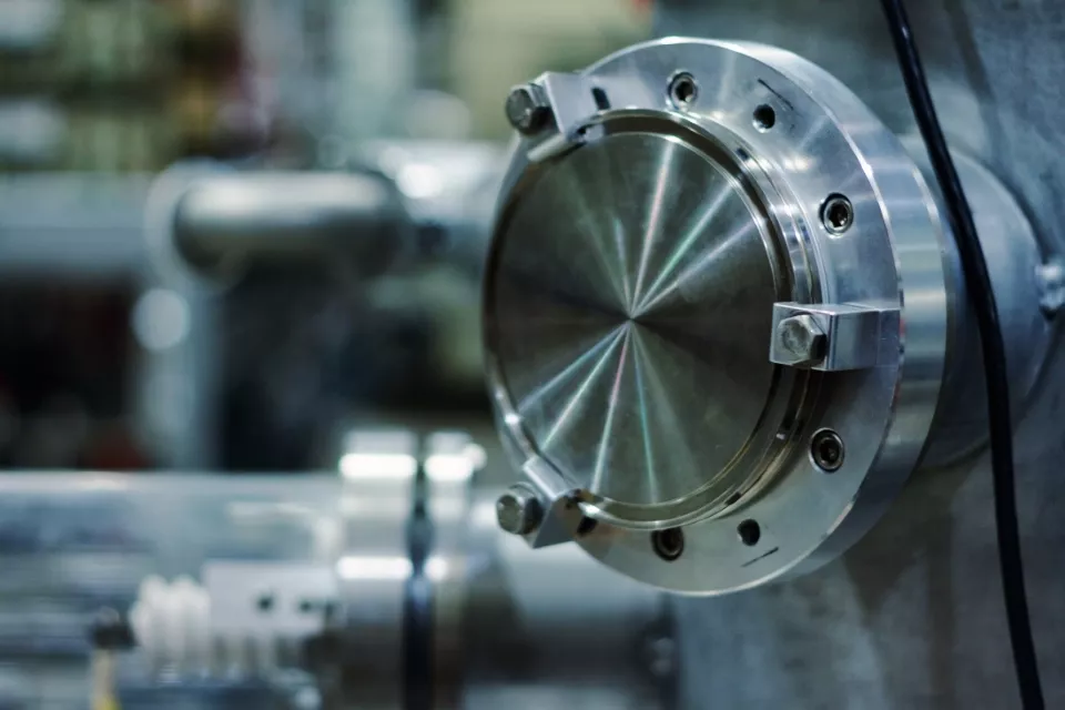 tandem accelerator in mass spectrometry lab
