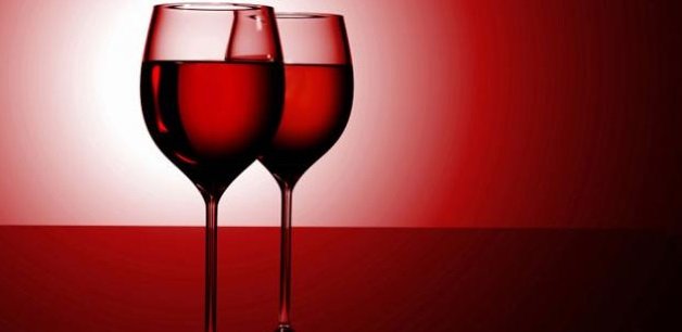 Two glasses of red wine